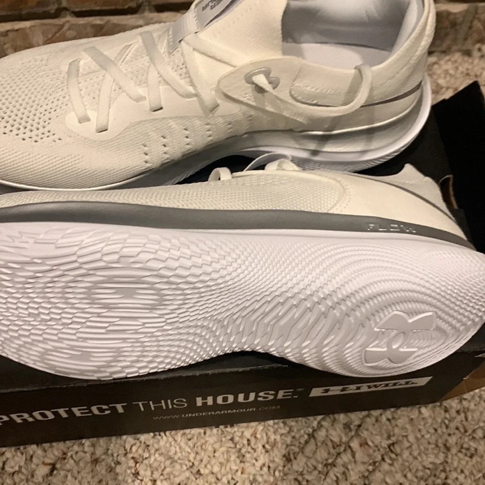 Under Armor Women’s Flow Synchronicity Shoes - Picture 3 of 3